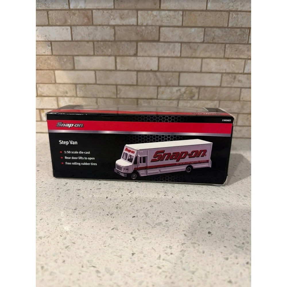 Snap On Step Van Tool Truck 1:50 Scale Diecast Model